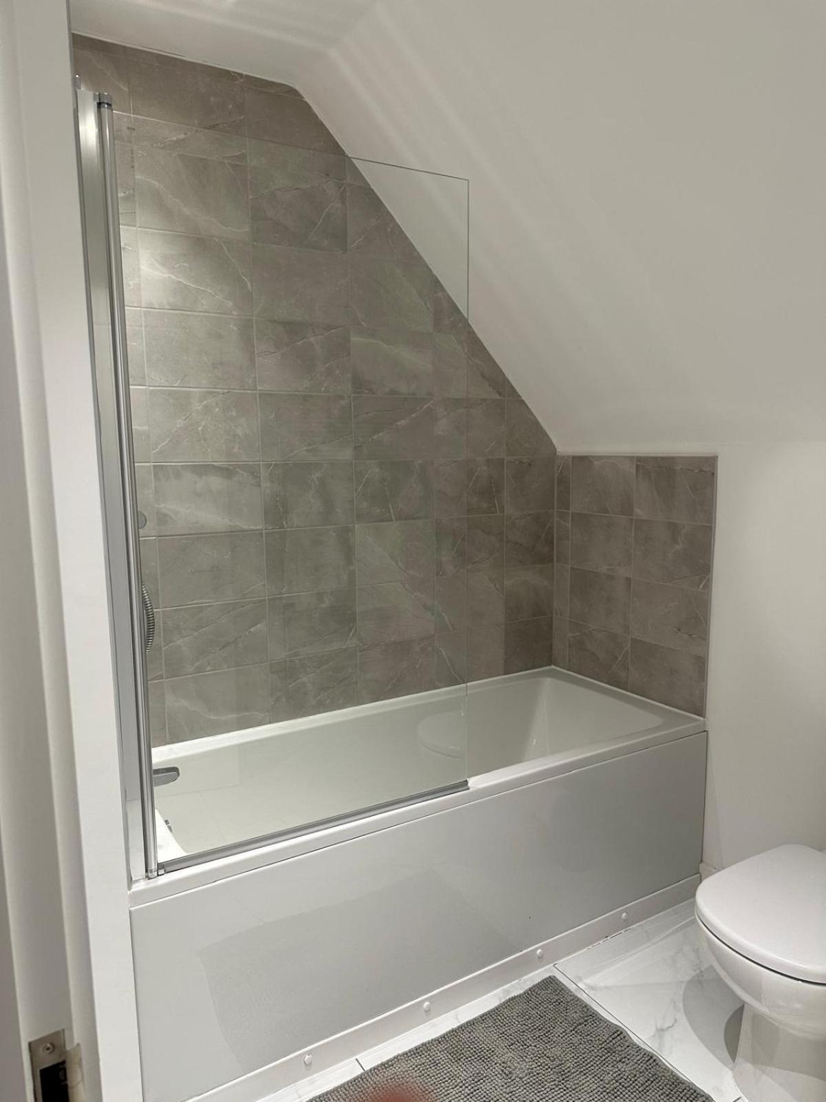 Lush King Ensuite In A Shared Home Manchester Exterior photo